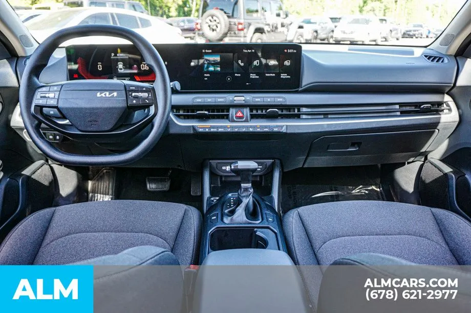 2025 Kia K4 LXS - Photo 25