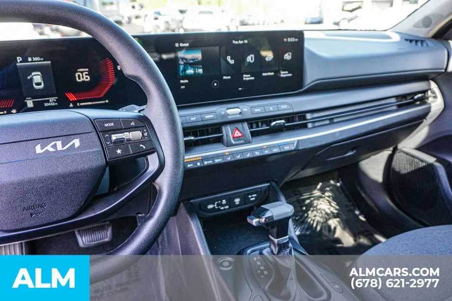 2025 Kia K4 LXS - Photo 32