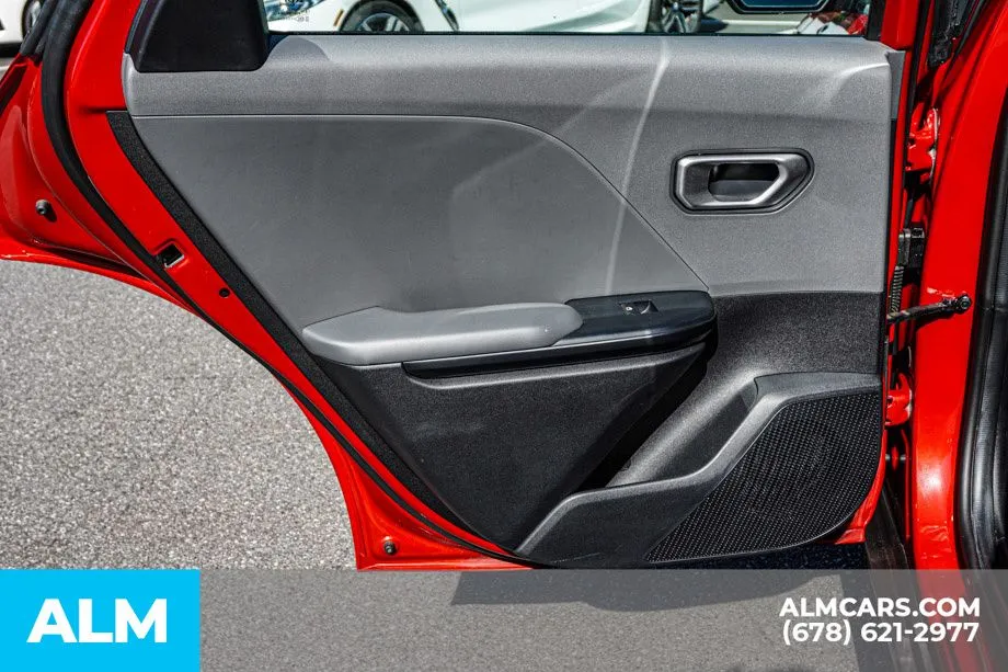 2025 Kia K4 LXS - Photo 48