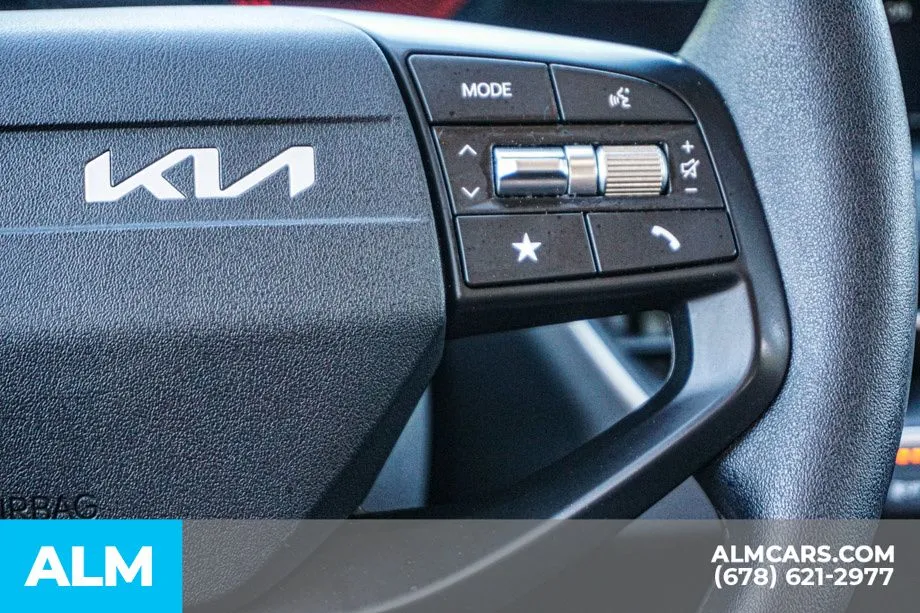 2025 Kia K4 LXS - Photo 30