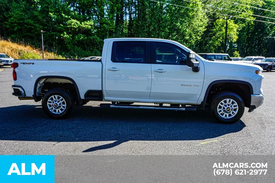 2025 Chevrolet Silverado 2500HD LT - Photo 9
