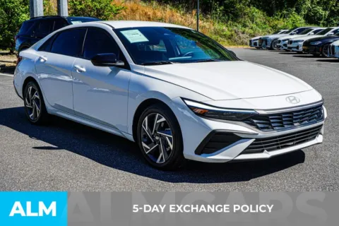 More photos of 2025 Hyundai Elantra SEL Sport at ALM Marietta, GA