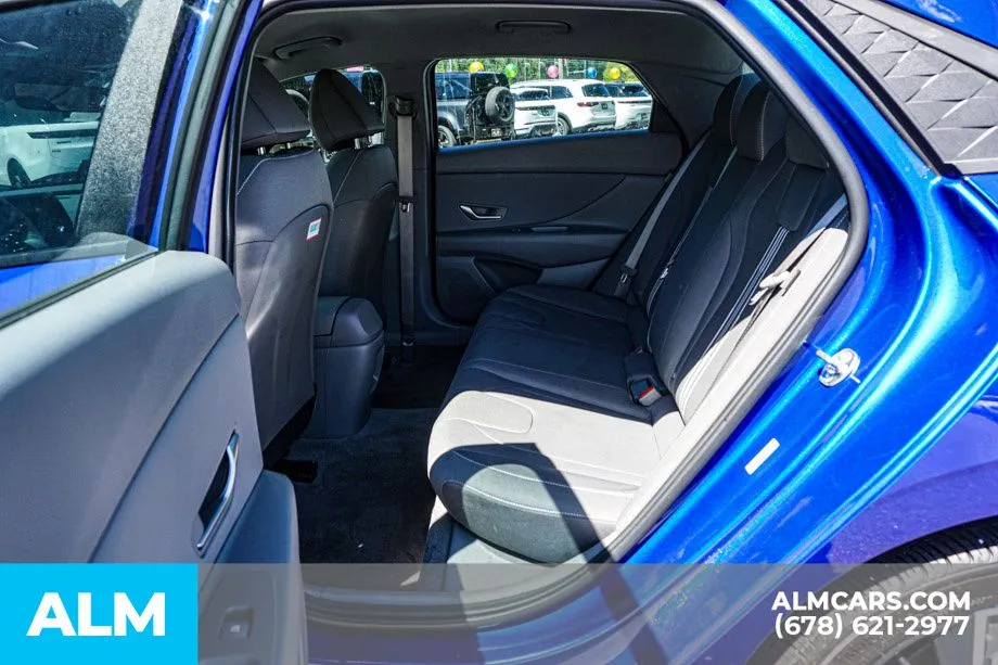 2025 Hyundai Elantra SEL - Photo 21