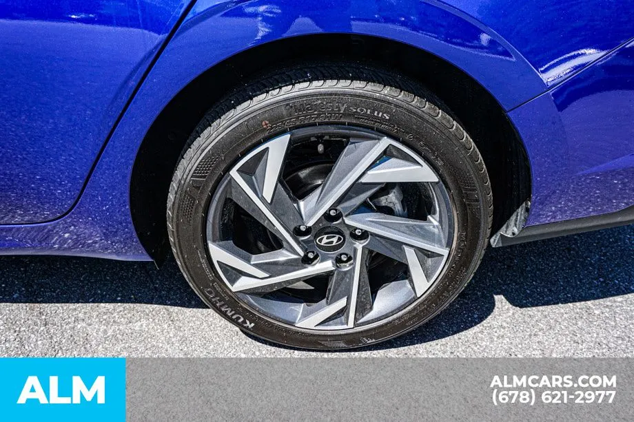 2025 Hyundai Elantra SEL - Photo 17