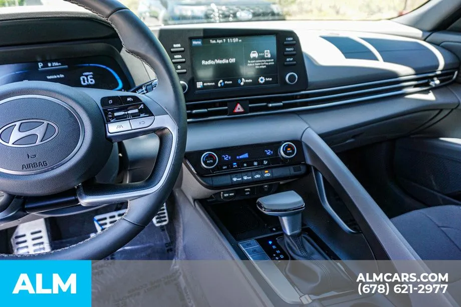 2025 Hyundai Elantra SEL - Photo 32