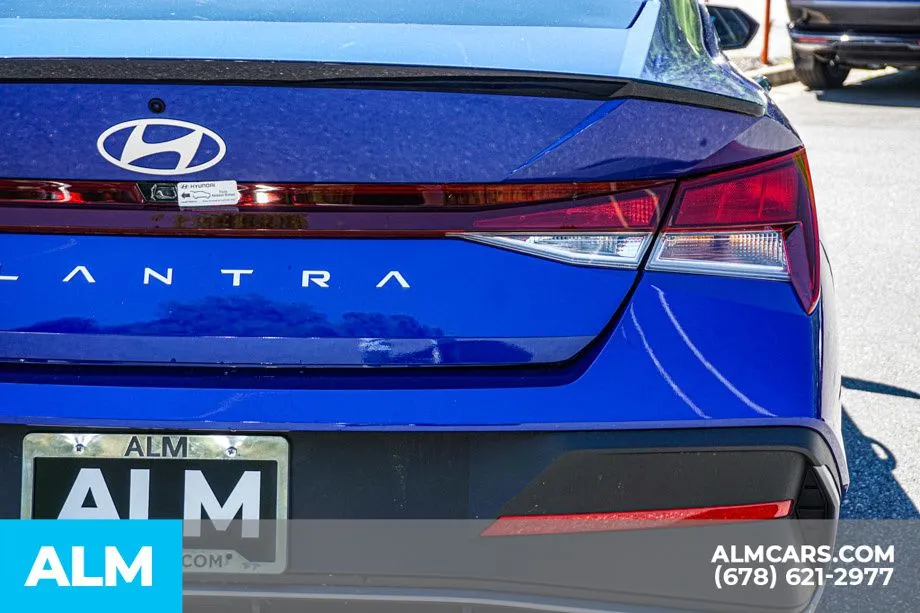 2025 Hyundai Elantra SEL - Photo 13