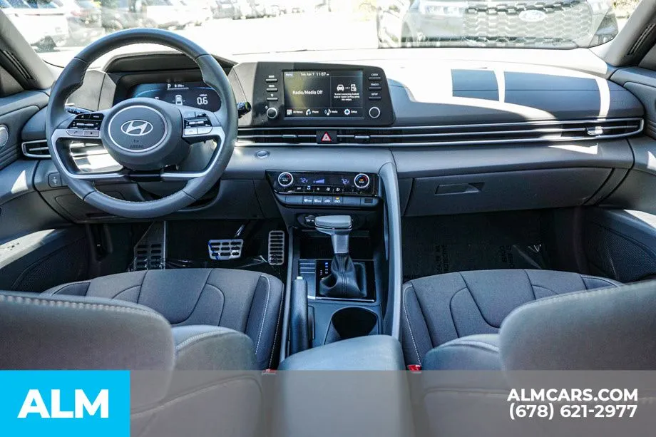 2025 Hyundai Elantra SEL - Photo 25