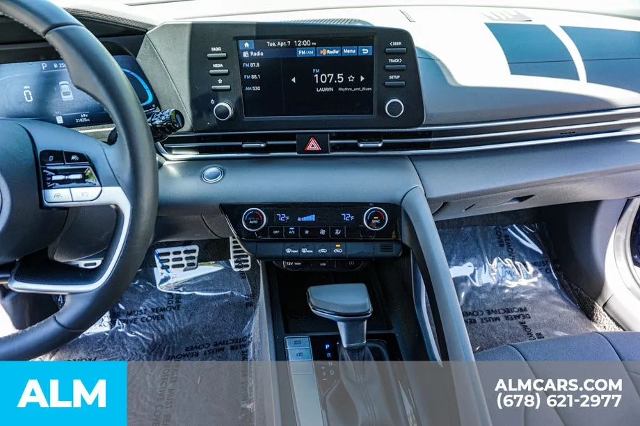 2025 Hyundai Elantra SEL - Photo 38