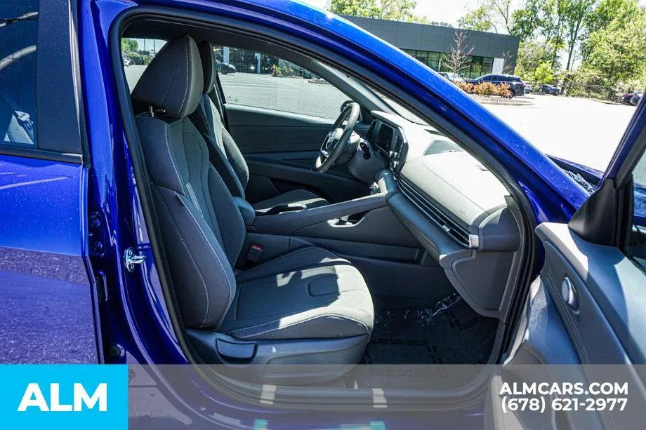 2025 Hyundai Elantra SEL - Photo 23
