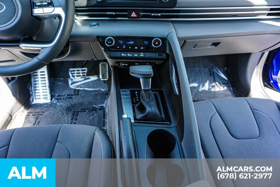 2025 Hyundai Elantra SEL - Photo 39