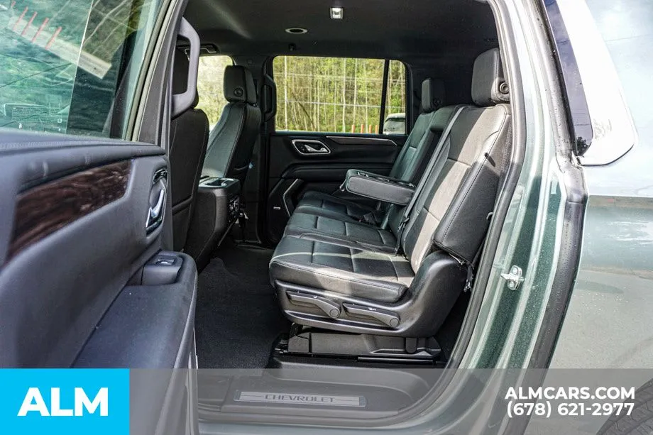 2024 Chevrolet Suburban LT - Photo 21