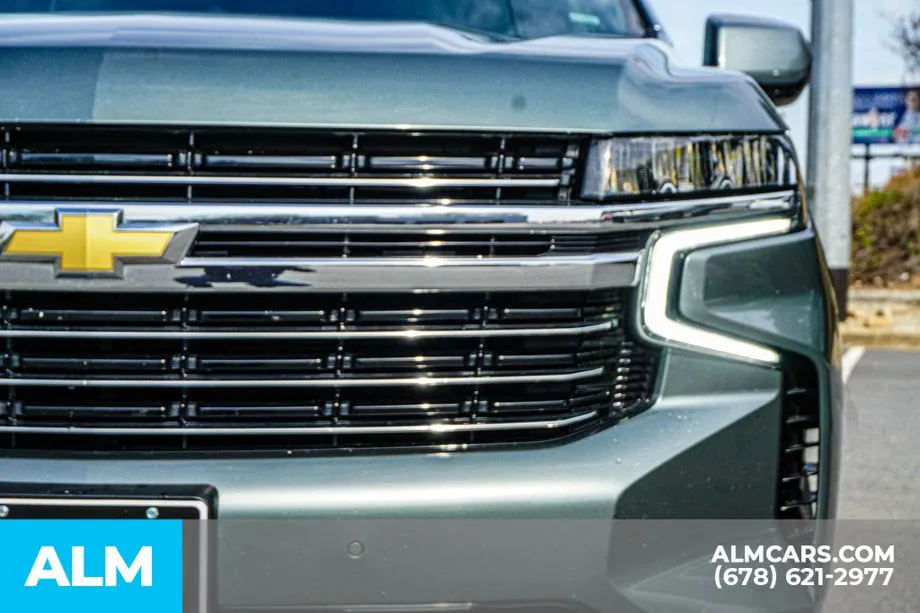 2024 Chevrolet Suburban LT - Photo 12