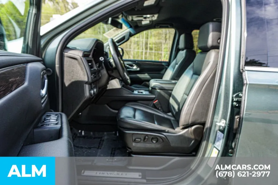 2024 Chevrolet Suburban LT - Photo 19