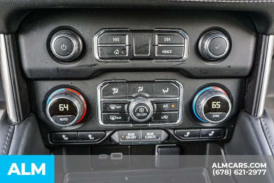 2024 Chevrolet Suburban LT - Photo 44