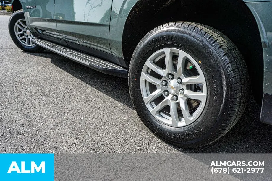 2024 Chevrolet Suburban LT - Photo 16