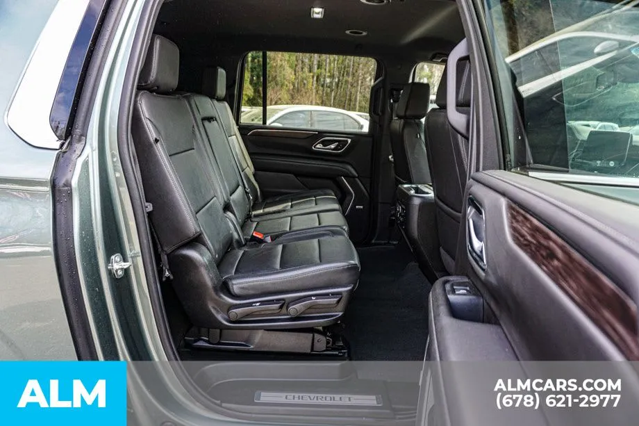 2024 Chevrolet Suburban LT - Photo 24