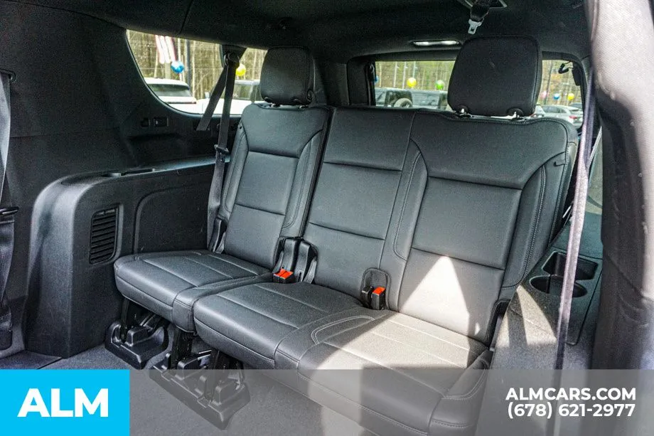 2024 Chevrolet Suburban LT - Photo 22