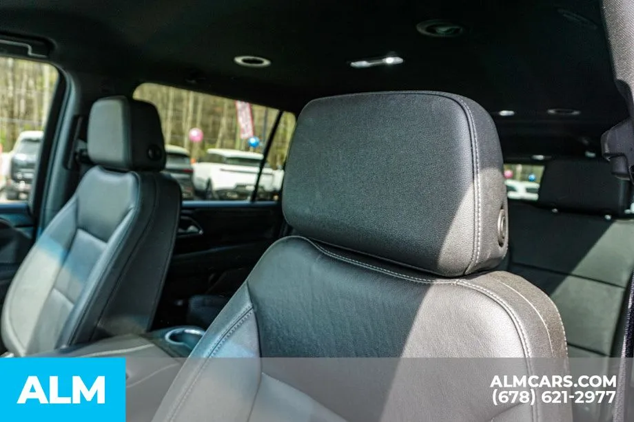 2024 Chevrolet Suburban LT - Photo 18
