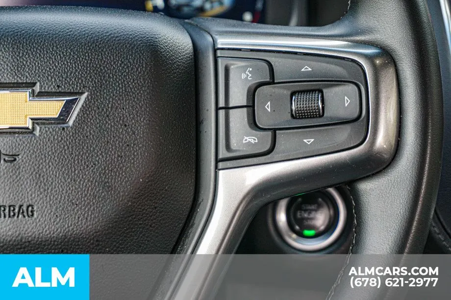 2024 Chevrolet Suburban LT - Photo 32