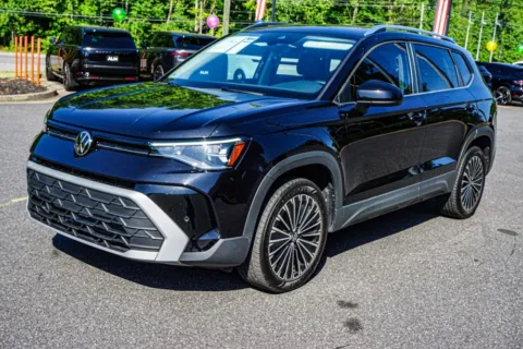 Photos of 2025 Volkswagen Taos 1.5T SE for sale in Marietta, GA at ALM Marietta