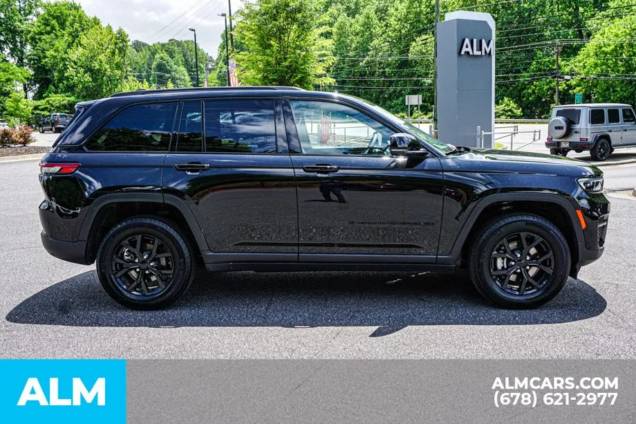 2025 Jeep Grand Cherokee Altitude - Photo 9