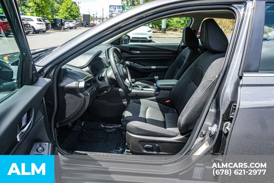 2025 Nissan Altima SV - Photo 19