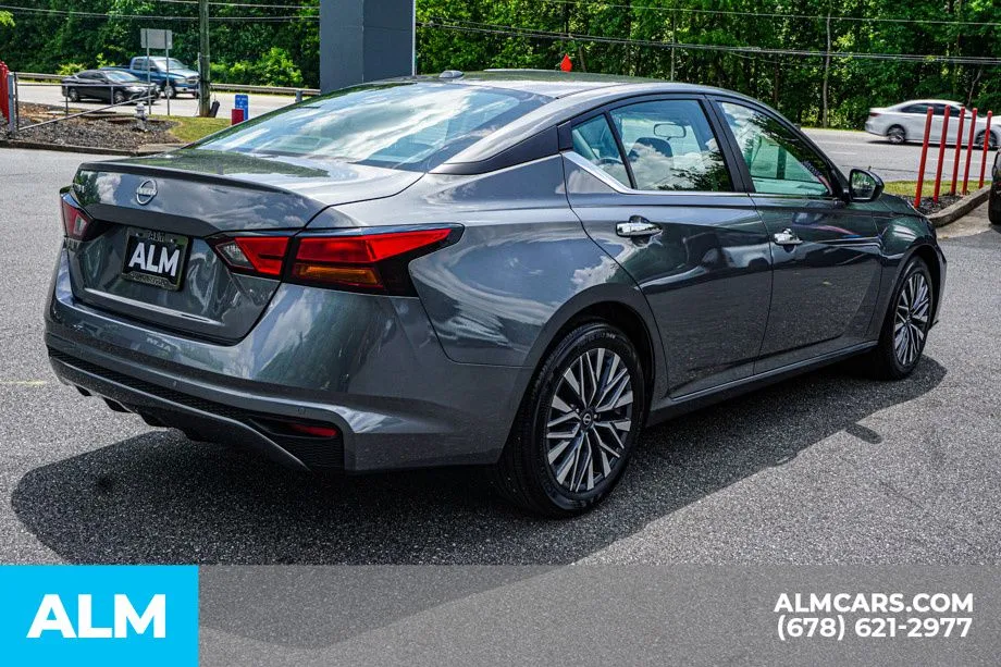 2025 Nissan Altima SV - Photo 6