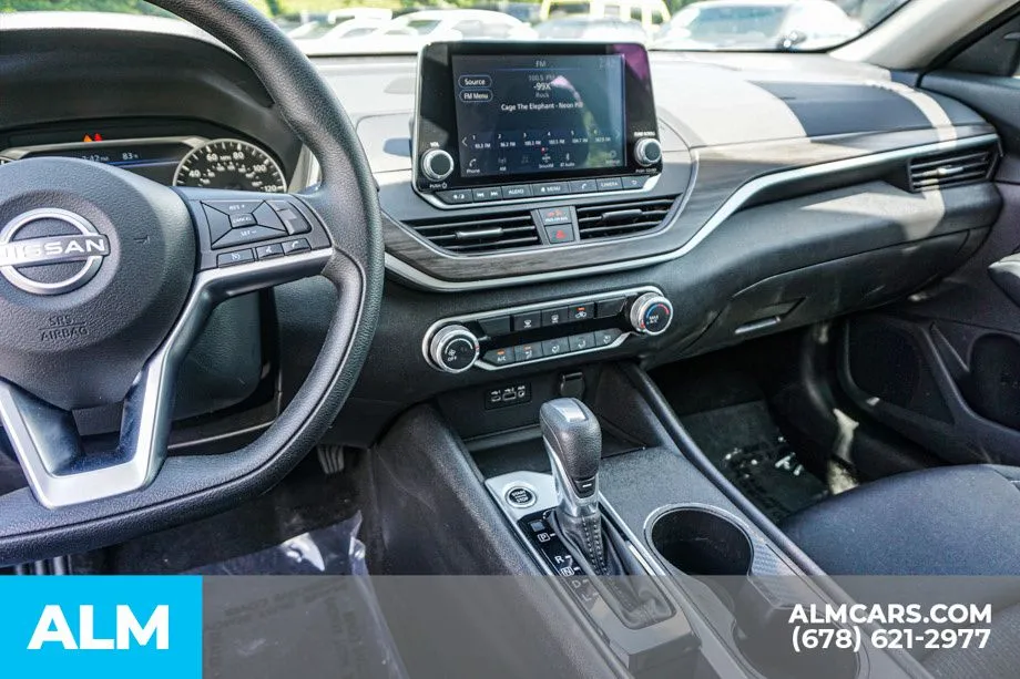 2025 Nissan Altima SV - Photo 32