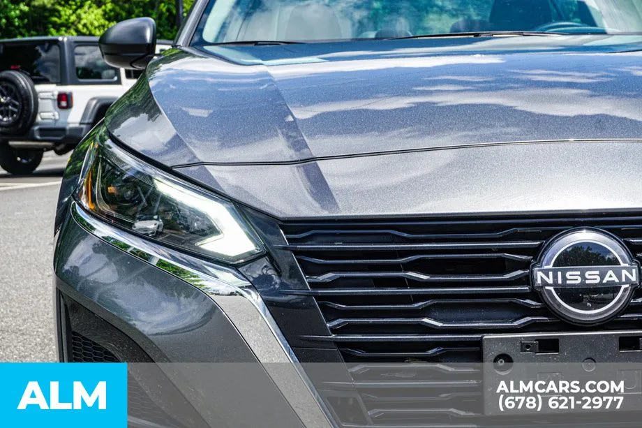 2025 Nissan Altima SV - Photo 12