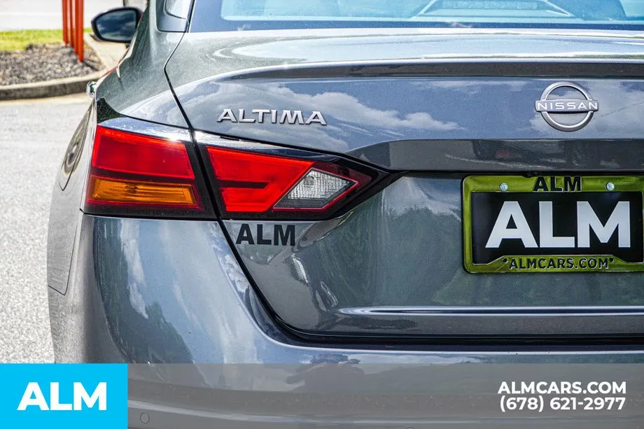 2025 Nissan Altima SV - Photo 13