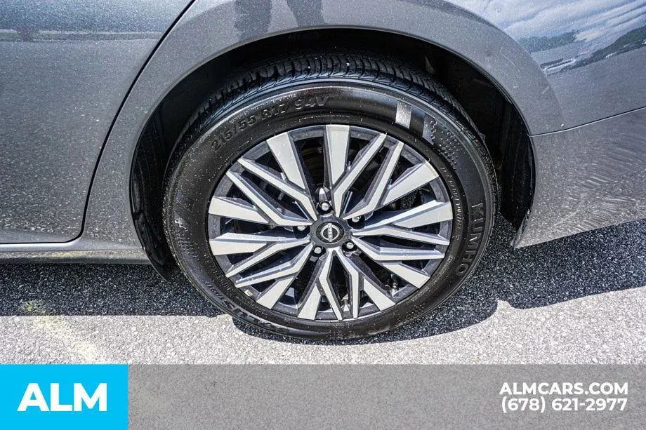 2025 Nissan Altima SV - Photo 17