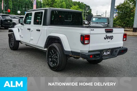 More photos of 2023 Jeep Gladiator Overland at ALM Marietta, GA
