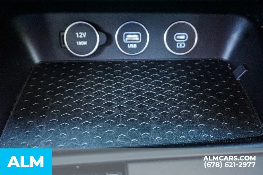 2025 GENESIS G70 Standard - Photo 42