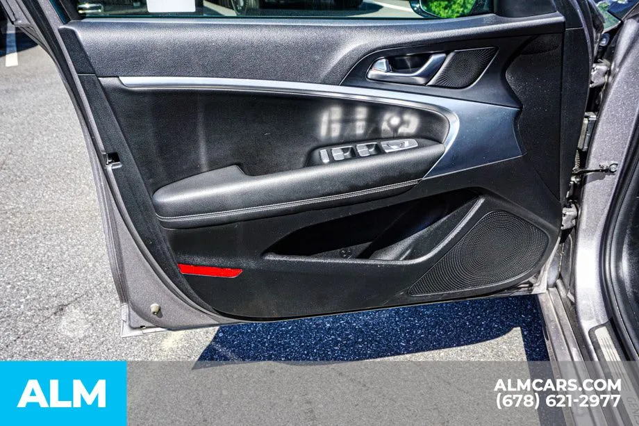 2025 GENESIS G70 Standard - Photo 48