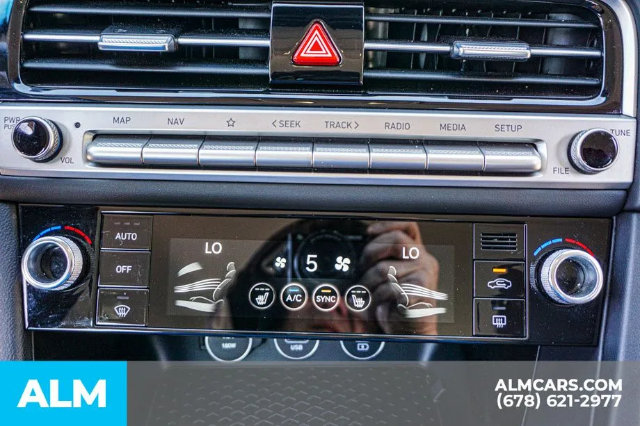 2025 GENESIS G70 Standard - Photo 41