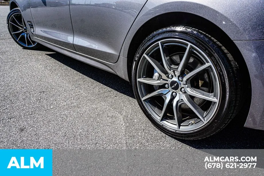 2025 GENESIS G70 Standard - Photo 16
