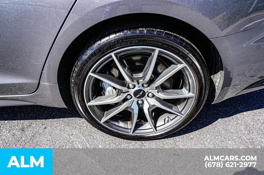 2025 GENESIS G70 Standard - Photo 17