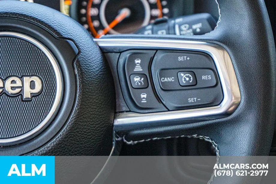 2025 Jeep Wrangler 4-Door Sahara - Photo 31