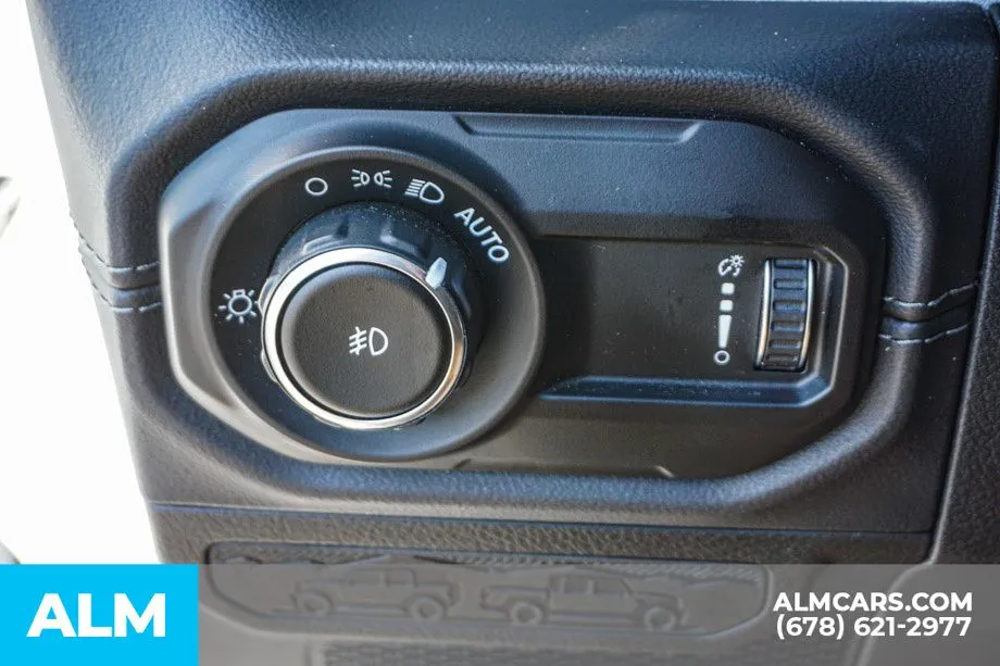 2025 Jeep Wrangler 4-Door Sahara - Photo 47