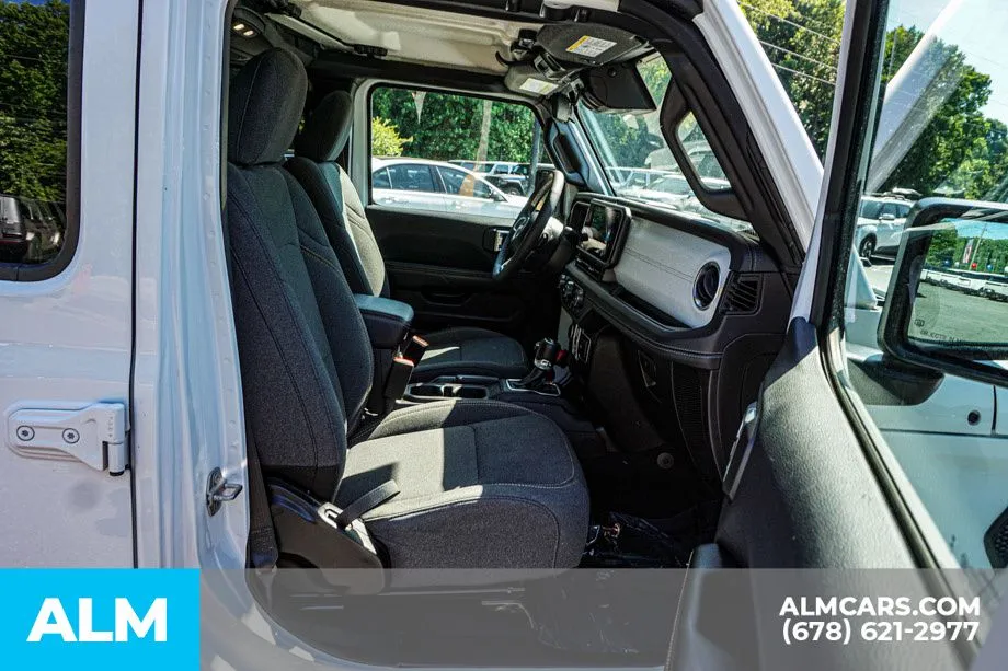 2025 Jeep Wrangler 4-Door Sahara - Photo 23
