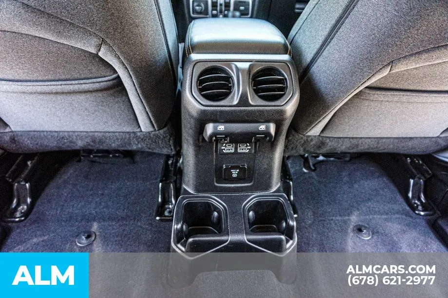 2025 Jeep Wrangler 4-Door Sahara - Photo 32