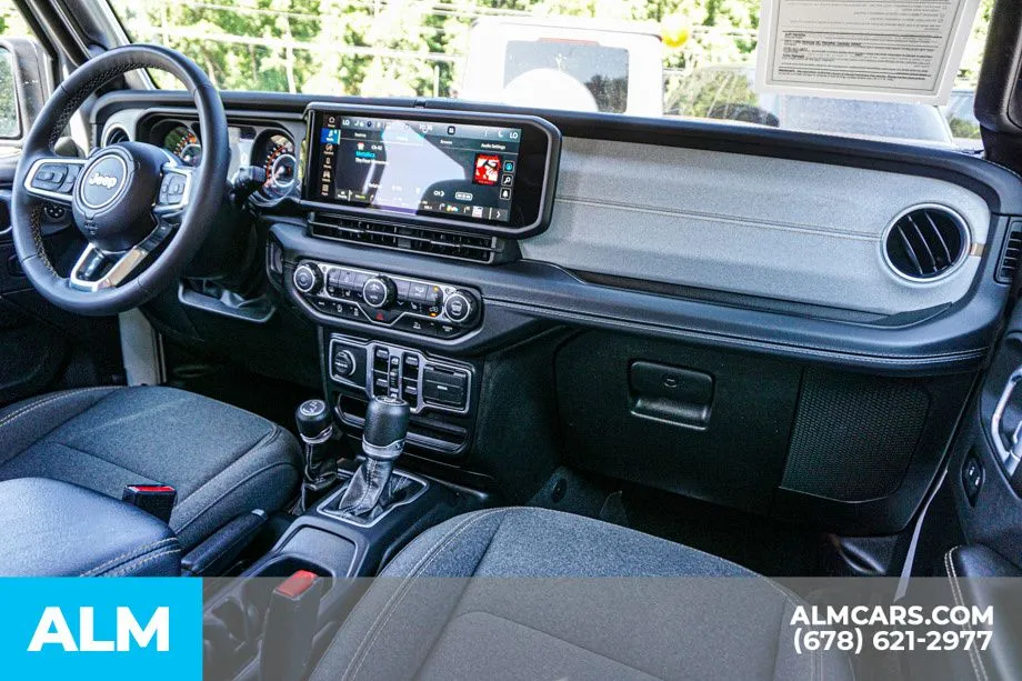 2025 Jeep Wrangler 4-Door Sahara - Photo 25