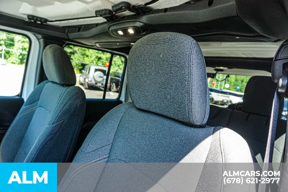2025 Jeep Wrangler 4-Door Sahara - Photo 18