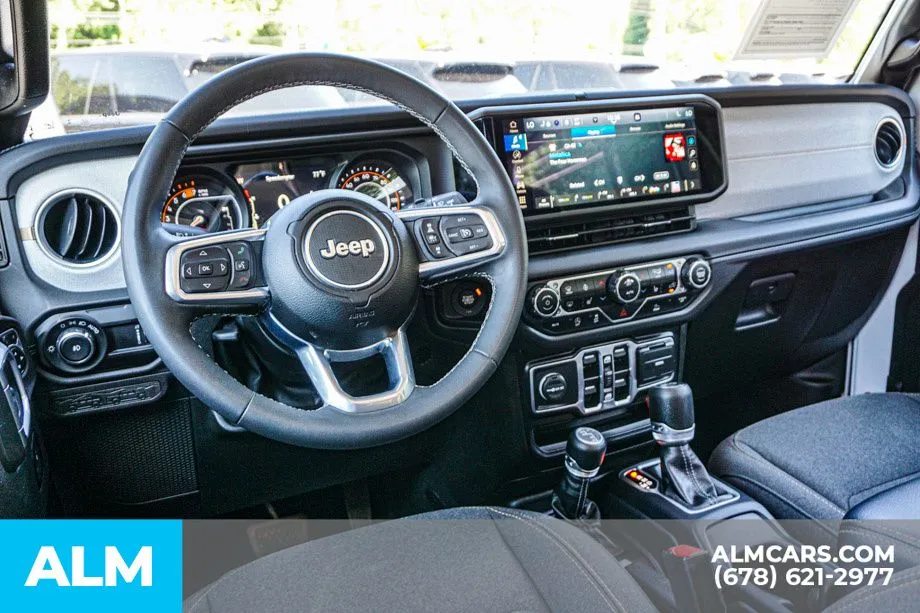 2025 Jeep Wrangler 4-Door Sahara - Photo 28