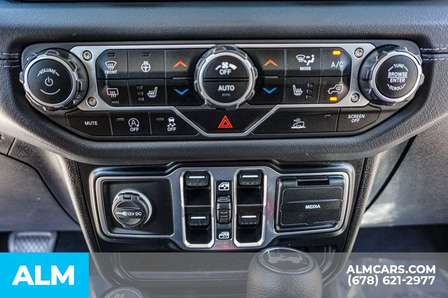 2025 Jeep Wrangler 4-Door Sahara - Photo 43
