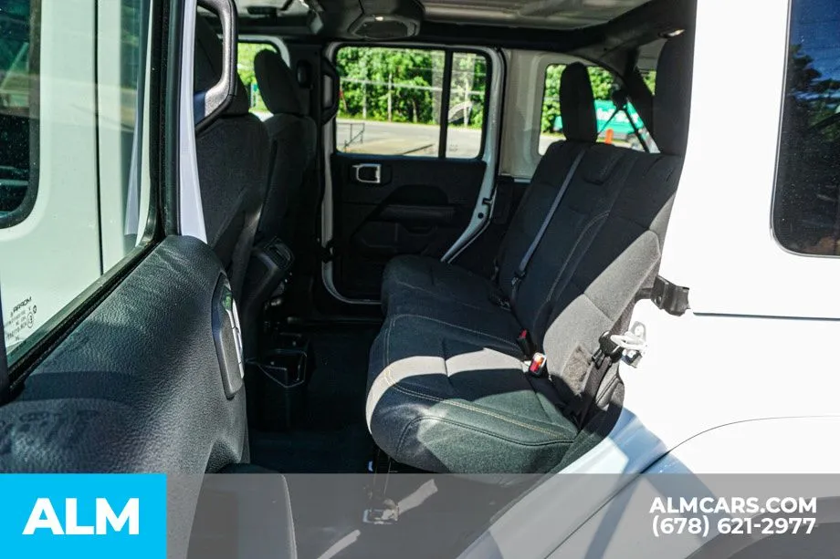 2025 Jeep Wrangler 4-Door Sahara - Photo 21