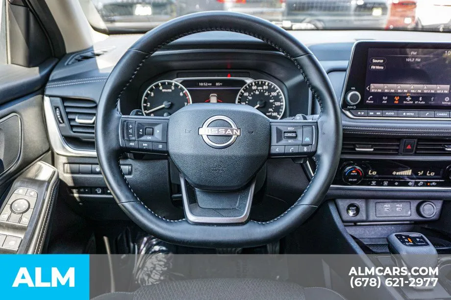 2025 Nissan Rogue SV - Photo 28