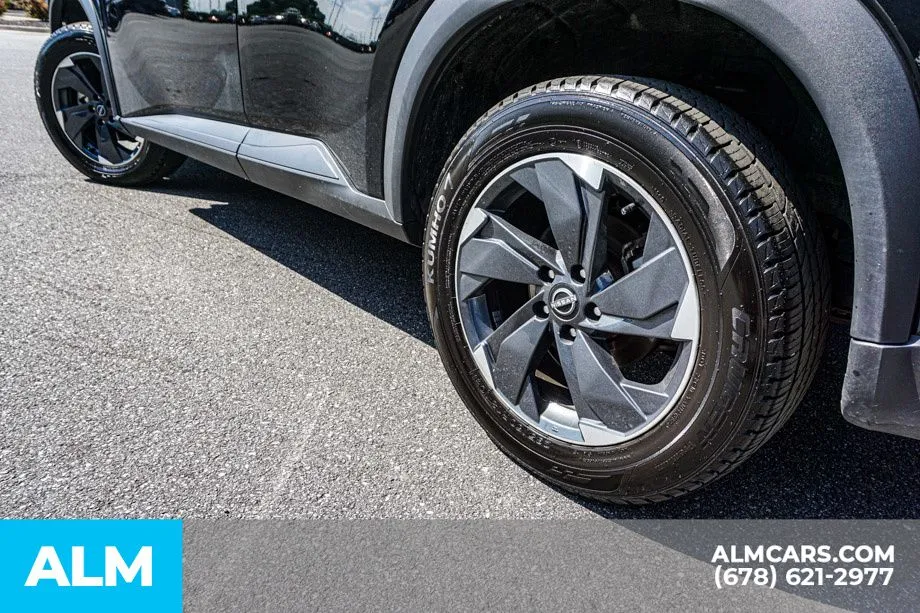 2025 Nissan Rogue SV - Photo 16