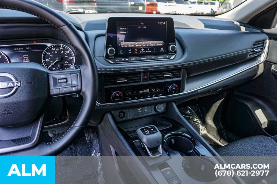 2025 Nissan Rogue SV - Photo 32
