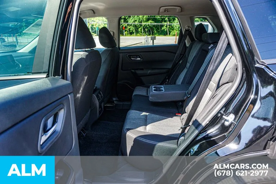 2025 Nissan Rogue SV - Photo 21